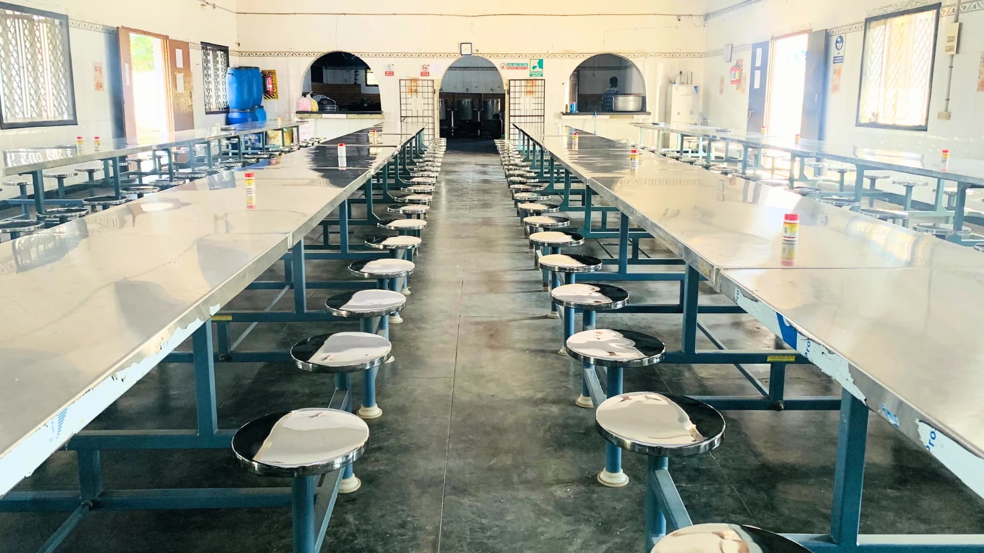 Expansive Dining Facilities